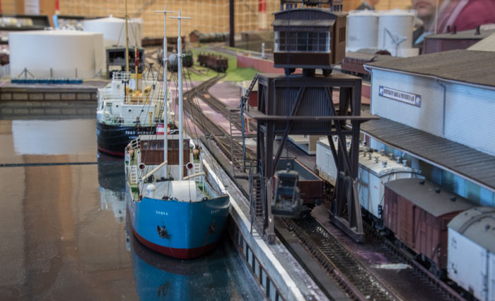 En utrolig flot model af et fragtskib på Hirtshavn