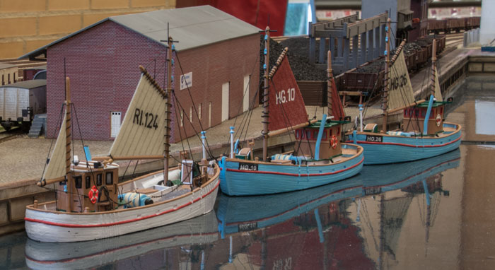 Fiskekuttere på Hirtshavn.  Igen rigtig flotte modeller, som også minder mig om Sæby havn da jeg var knægt